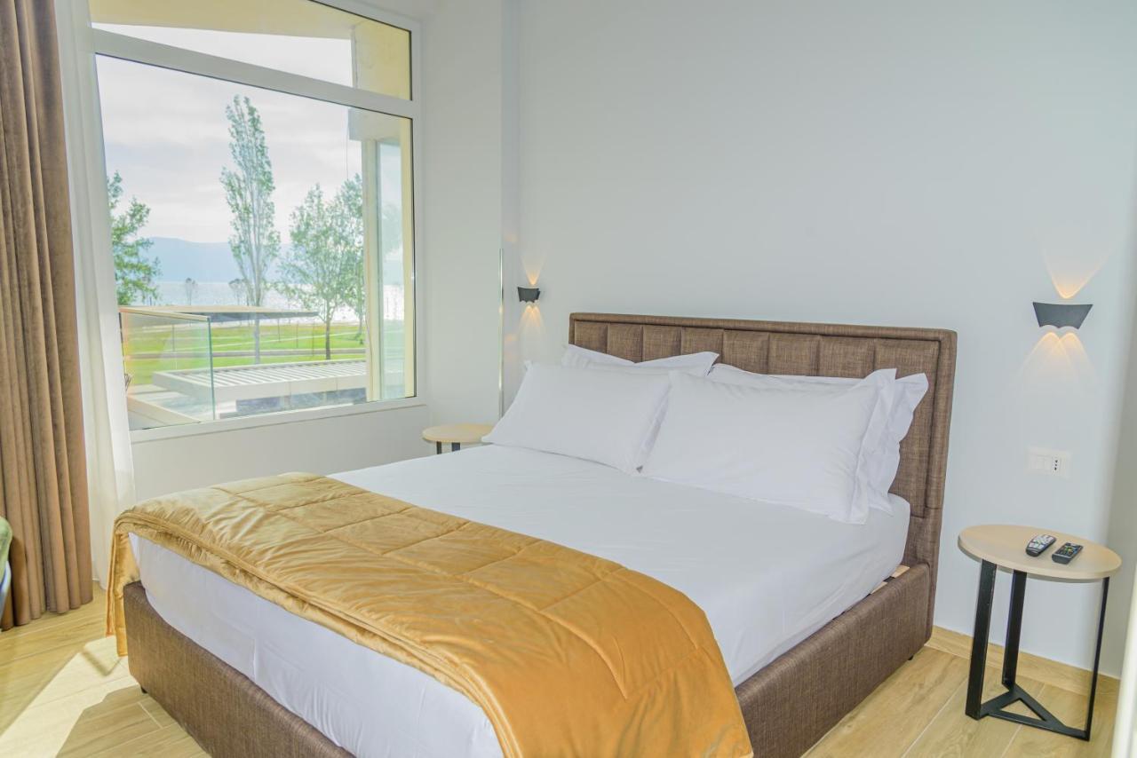 Palm Side Hotel Vlorë 外观 照片