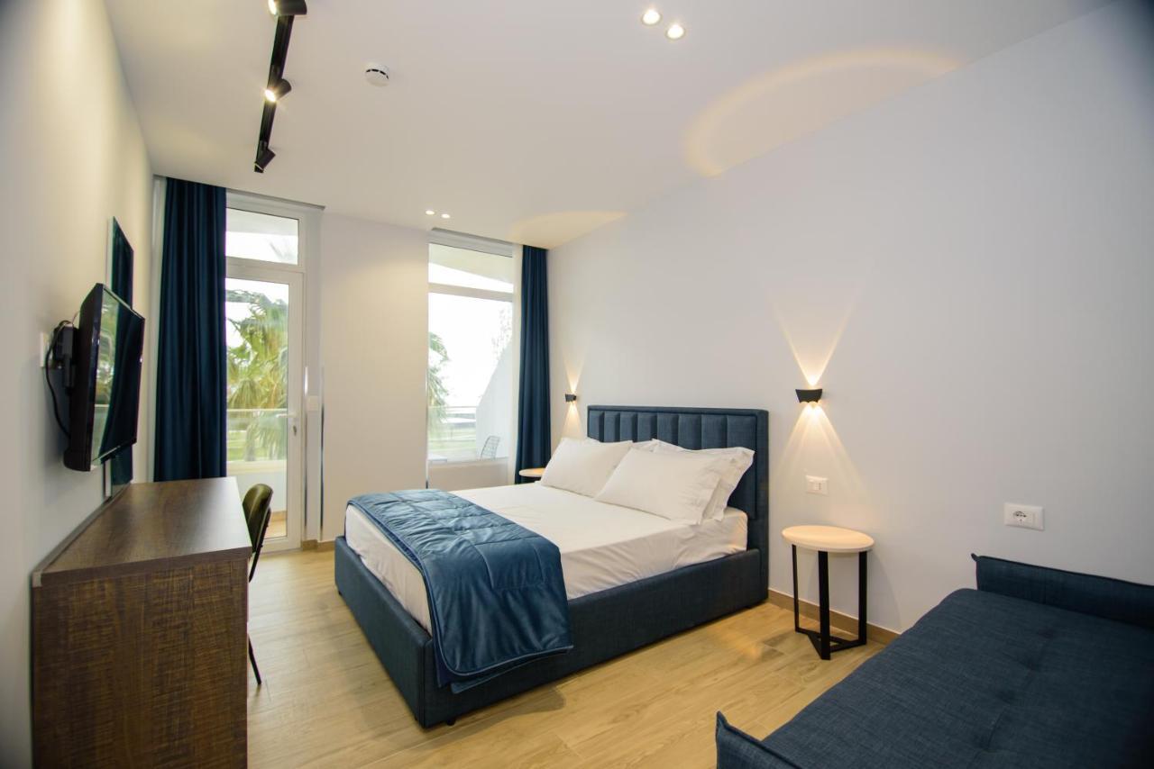 Palm Side Hotel Vlorë 外观 照片