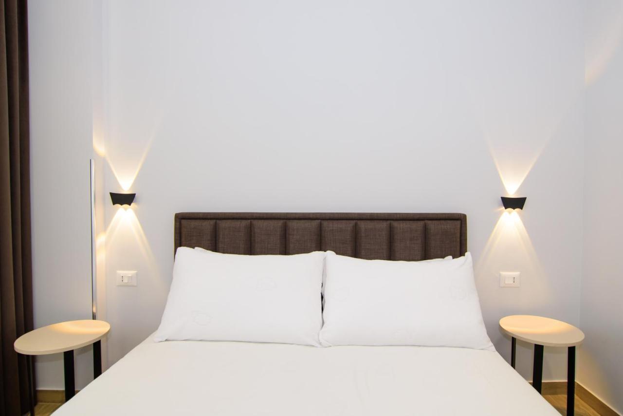 Palm Side Hotel Vlorë 外观 照片