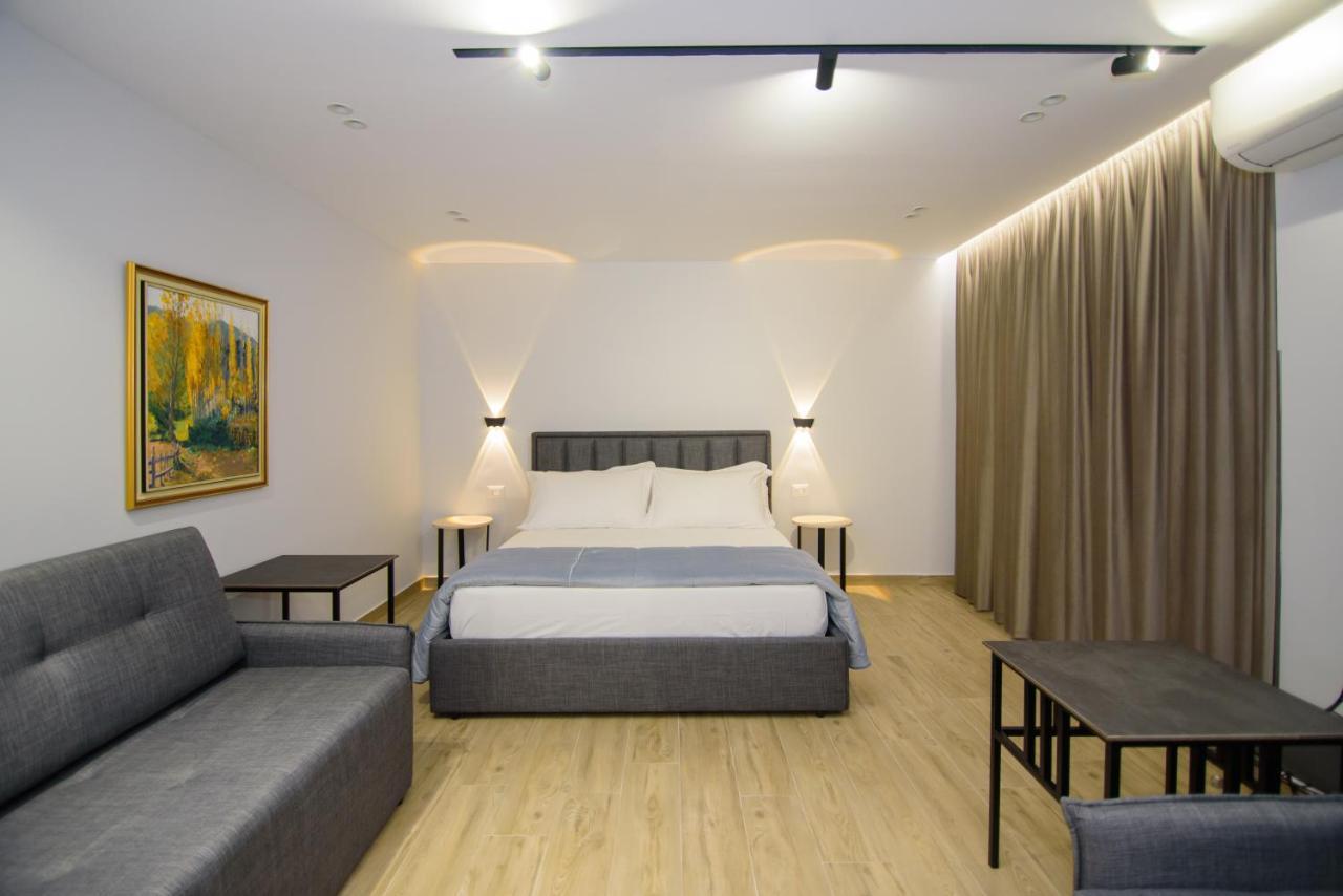 Palm Side Hotel Vlorë 外观 照片