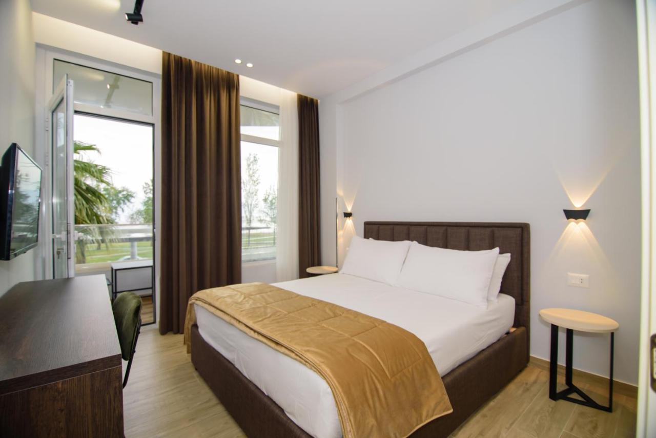 Palm Side Hotel Vlorë 外观 照片