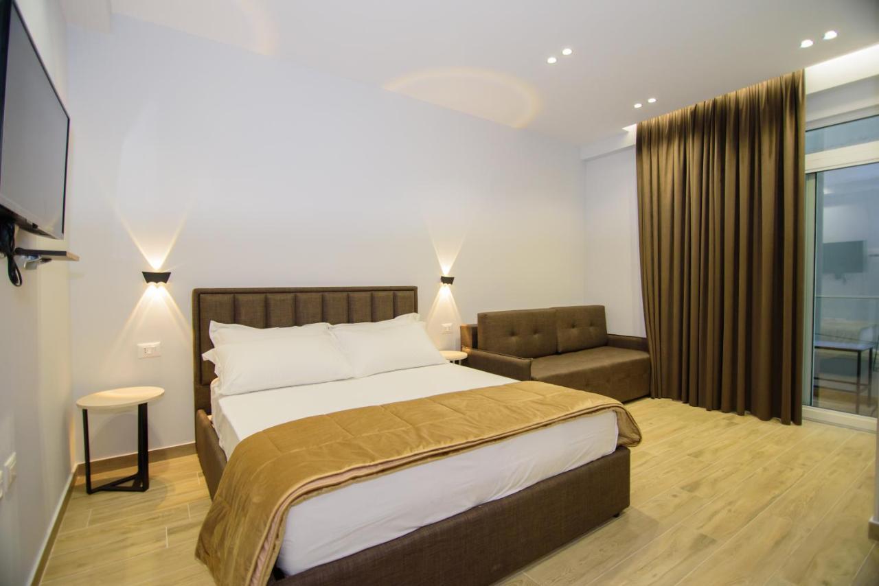 Palm Side Hotel Vlorë 外观 照片