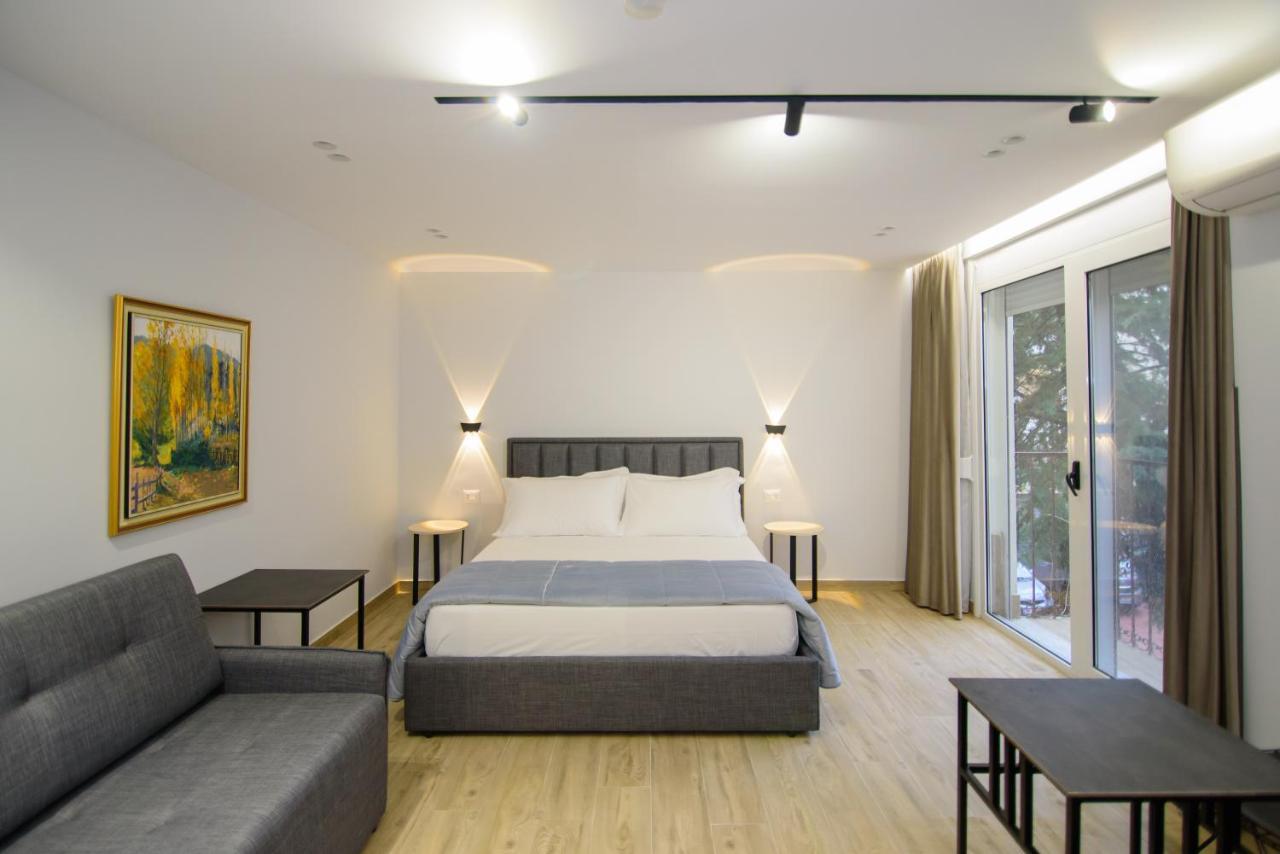 Palm Side Hotel Vlorë 外观 照片