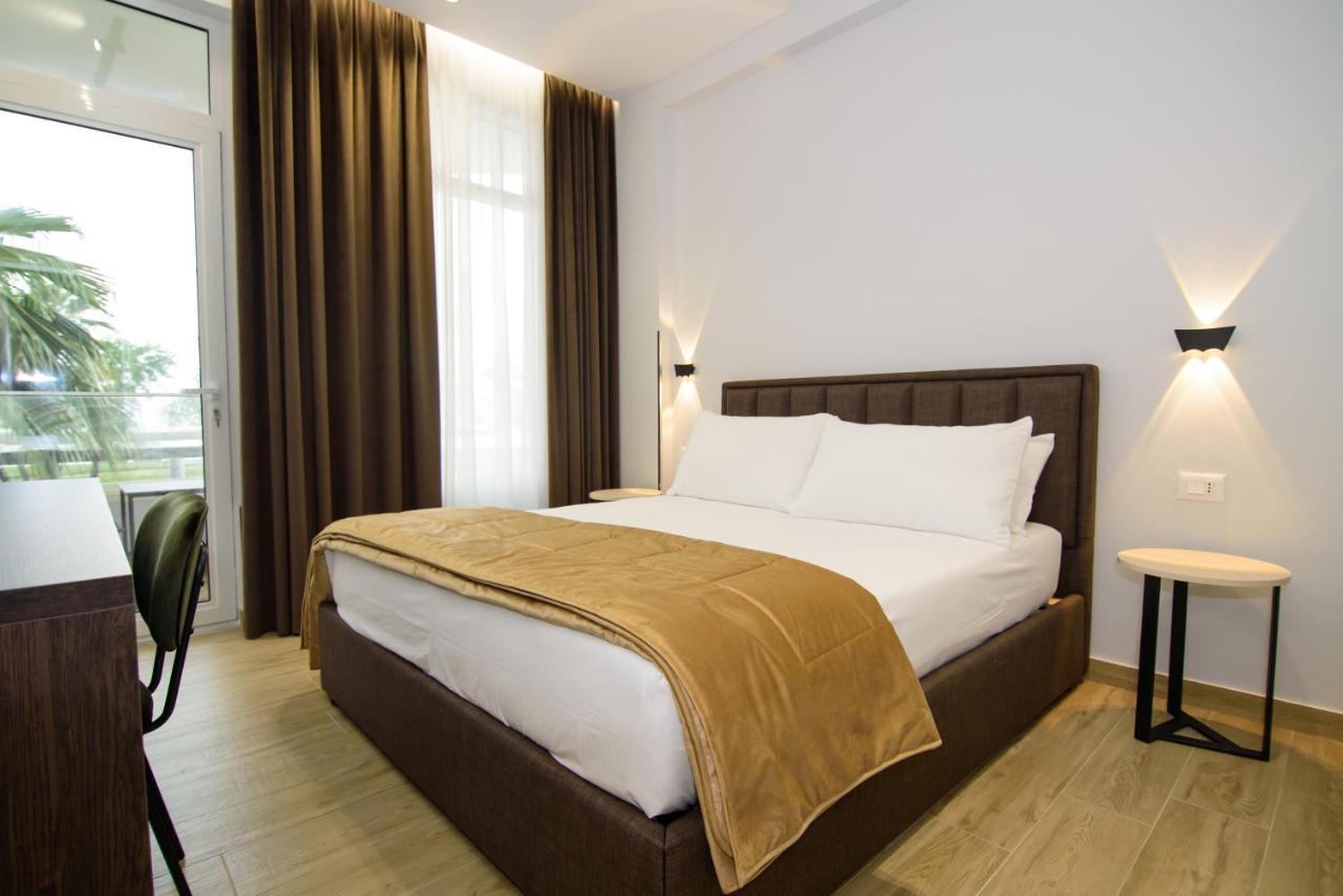 Palm Side Hotel Vlorë 客房 照片