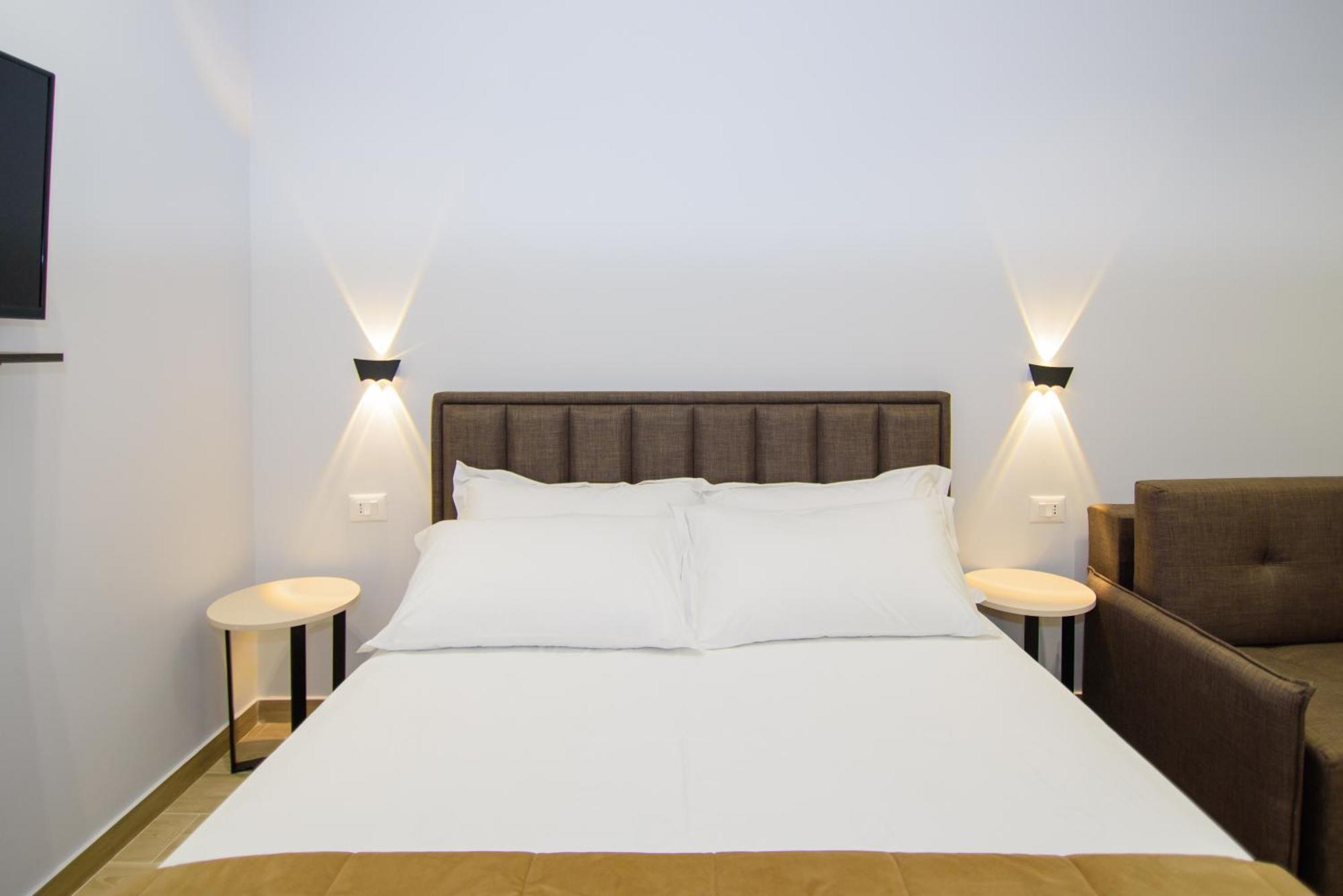 Palm Side Hotel Vlorë 客房 照片