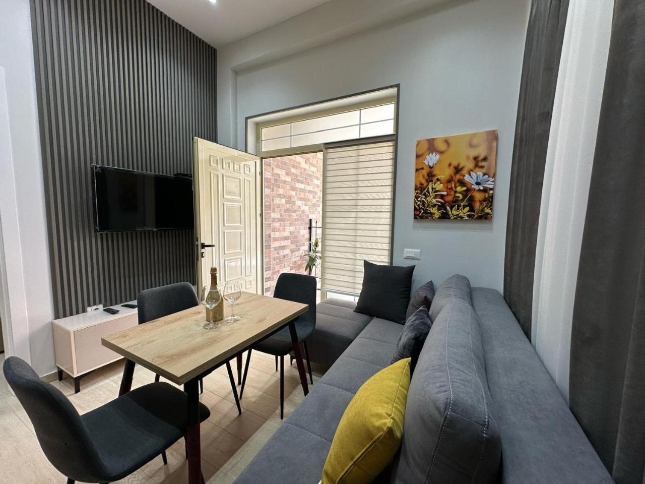 Palm Side Hotel Vlorë 外观 照片