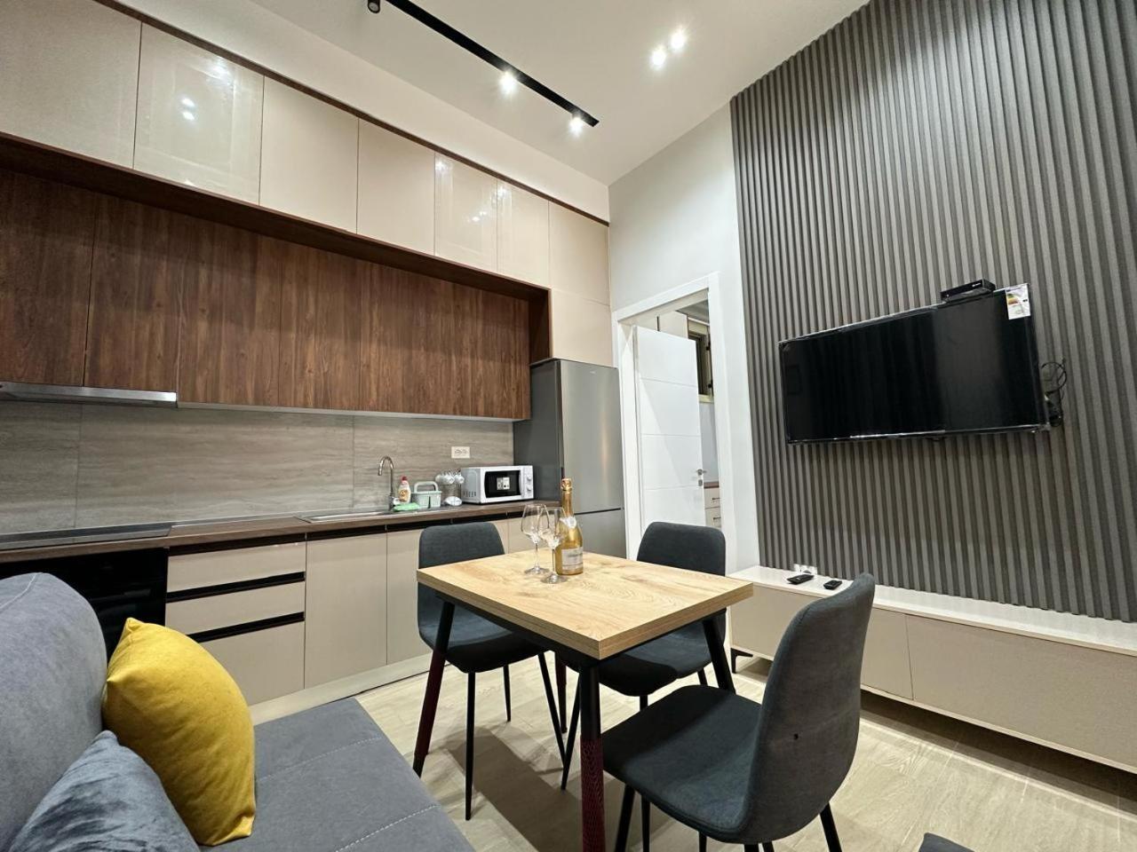 Palm Side Hotel Vlorë 外观 照片